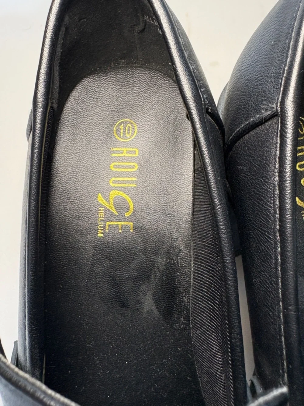 Rouge Helium Black Platform Loafer Pumps with Gold‎ Accent Size 10
